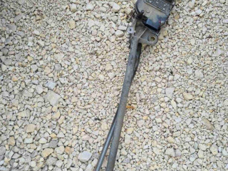 mechanizmus-prednych-stieracov-vw-touareg-7l