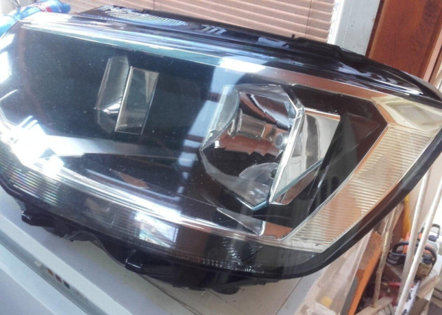 predne-svetlo-na-vw-t6-big-1