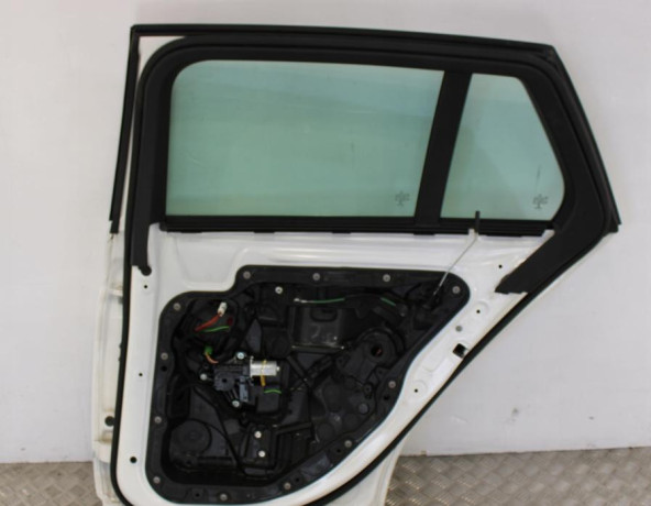mercedes-c-dvere-prave-zadne-kombi-w205-2014-big-1