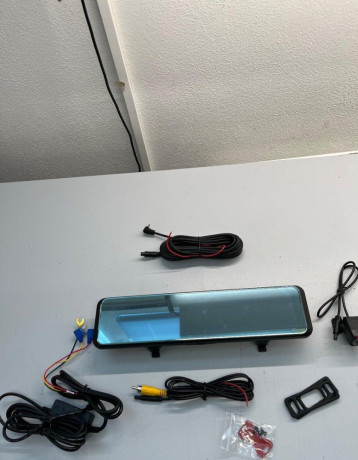 monitor-s-kamerami-dashcamcuvacia-kamera-big-3