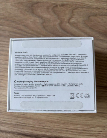 apple-airpods-pro-3-big-1