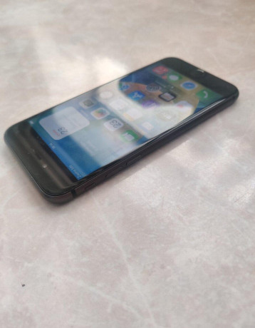 iphone-8-black-128gb-big-4