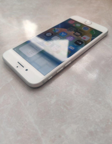 iphone-8-white-64gb-big-4