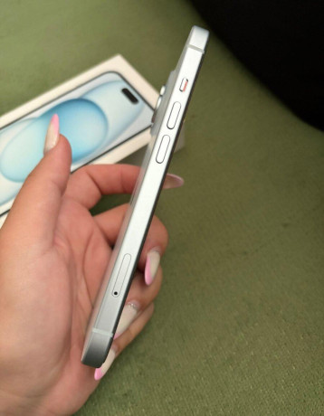 iphone-15-128gb-blue-big-3