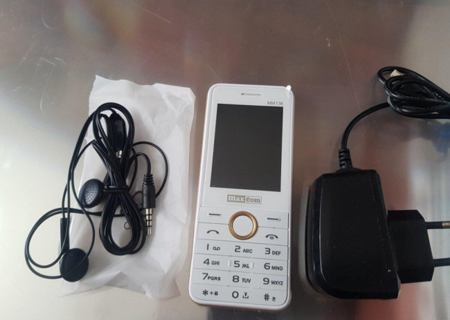 mobil-maxcom-mm136-dual-sim-big-1
