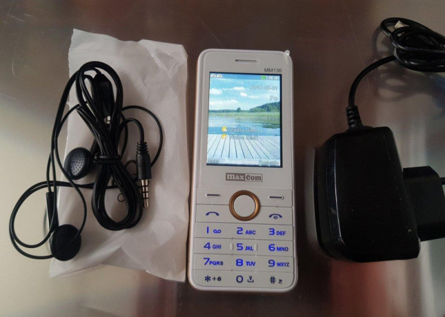 mobil-maxcom-mm136-dual-sim-big-0