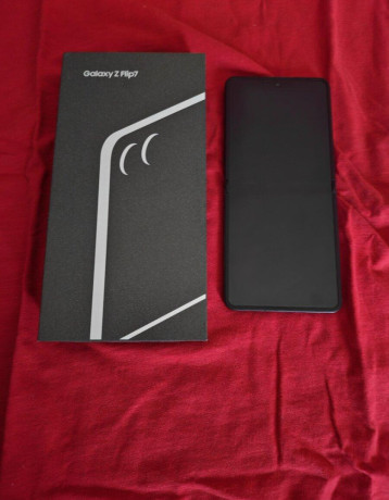 samsung-galaxy-z-flip-7-512gb-top-stav-zaruka-big-3