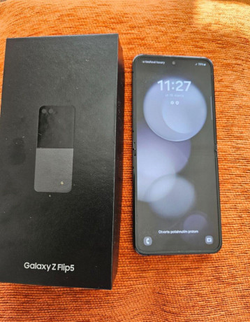 samsung-galaxy-z-flip-5-256gb-grahite-big-2