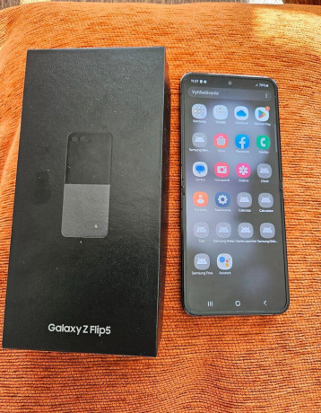 samsung-galaxy-z-flip-5-256gb-grahite-big-1