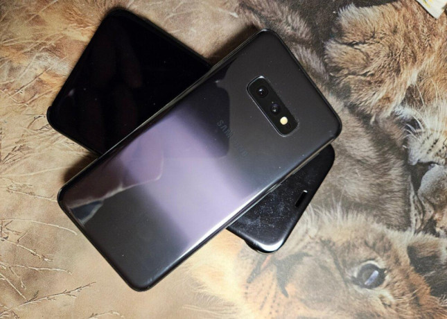 samsung-s10e-128gb-big-1