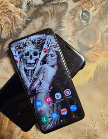 samsung-s10e-128gb-big-0