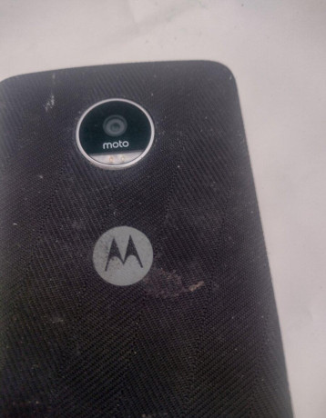 moto-z-play-big-0