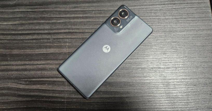 poskodena-motorola-g85-big-3