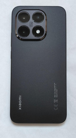 xiaomi-15tstav-novehovykonny-mobil-s-fotakom-leica-big-1