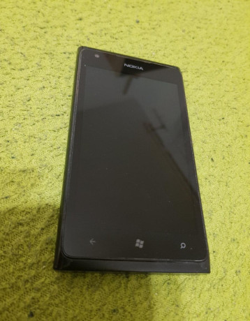 nokia-lumia-900-big-2