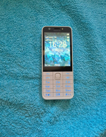 novia-230-dual-sim-biela-mam-aj-ciernu-tiez-dual-sim-dobrom-big-0