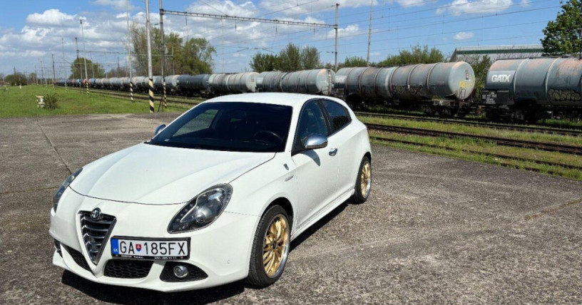 alfa-romeo-giulietta-20-jtdm-edicia-trofeo-big-0