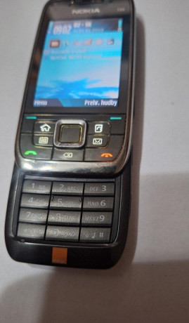nokia-e66-big-1