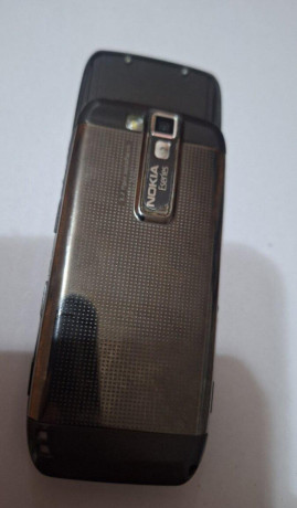 nokia-e66-big-2