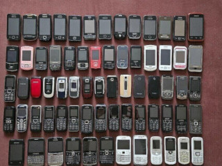 predam-tuto-zbierku-samsung-telefonov