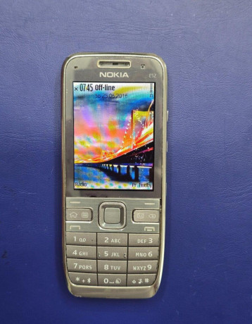 predam-nokiu-e52-big-0