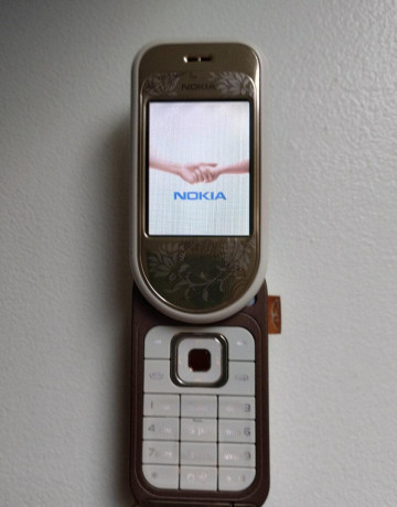 predam-retro-telefon-nokia-big-3