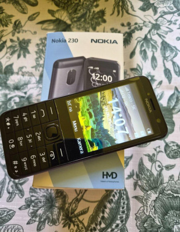 nokia-230-model-2024-dual-sim-cierny-v-zaruke-do-1-2028-zaru-big-1