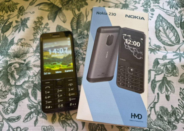 nokia-230-model-2024-dual-sim-cierny-v-zaruke-do-1-2028-zaru-big-0