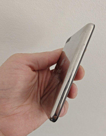 apple-ipod-touch-8gb-big-4