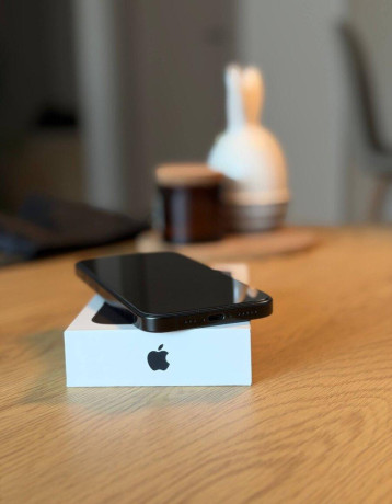 iphone-16-pro-512gb-v-zaruke-big-3