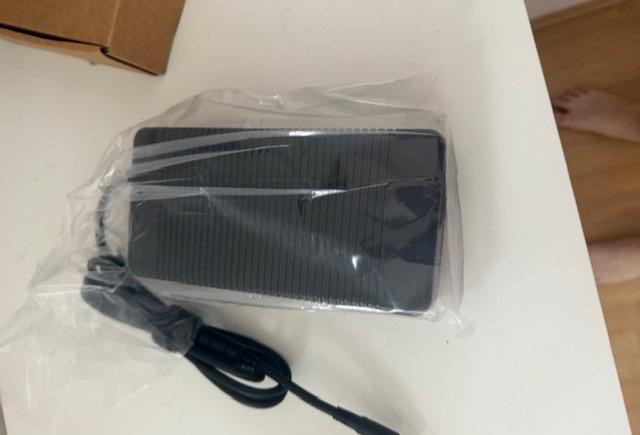 dell-adapter-330w-big-1