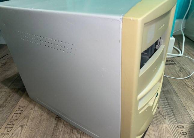 retro-pc-matx-skrinka-big-2