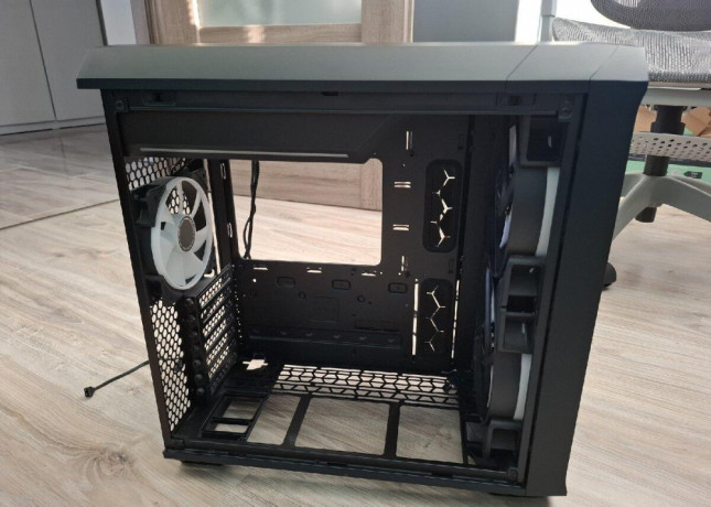fractal-design-torrent-compact-rgb-black-tg-light-big-2