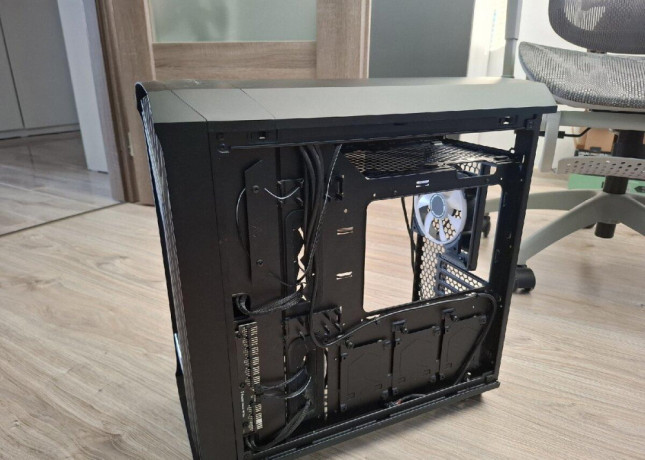 fractal-design-torrent-compact-rgb-black-tg-light-big-3