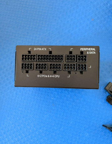 corsair-sf750-big-2