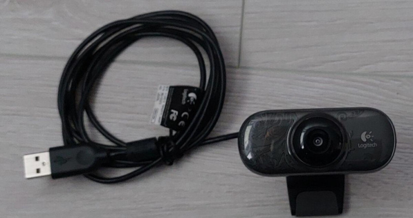 webkamera-logitech-webcam-c210-big-1