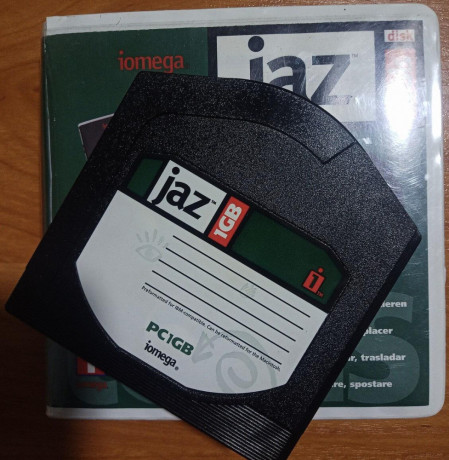 iomega-zip-1gb-scsi-big-3