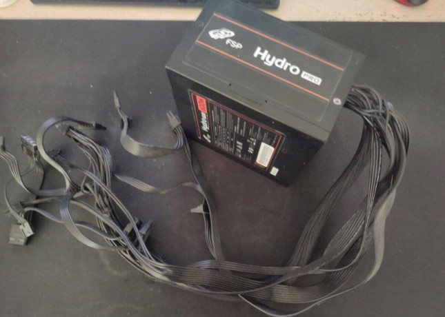 zdroj-fsp-hydro-pro-600w-big-0