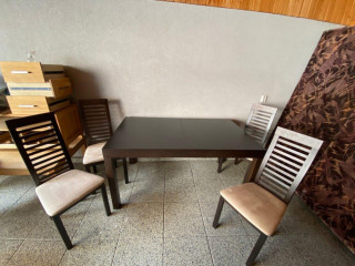 jedalensky-stol-so-stolickami