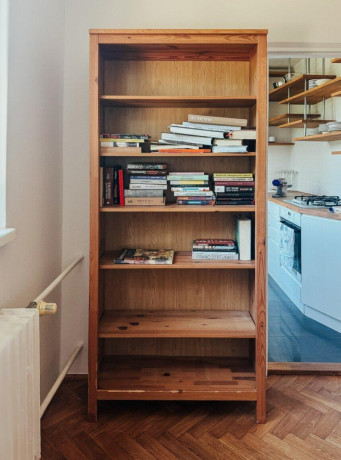 darujem-kniznicu-ikea-hemnes-big-0