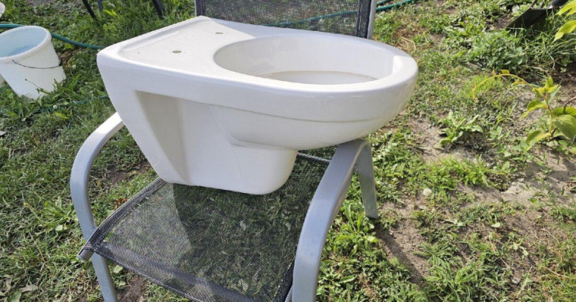 zavesne-wc-big-0