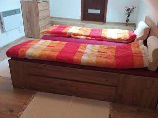 postel-s-matracmi
