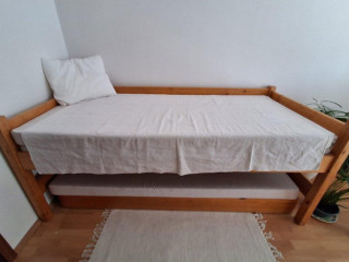 postel-s-pristelkou