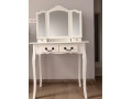 toaletny-stolik-v-bielej-farbe-small-1