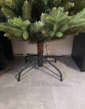 husty-vianocny-stromcek-3d-smrek-stihly-180cm-big-4