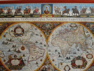 stylovy-obraz-z-puzzle-historicka-mapa-sveta