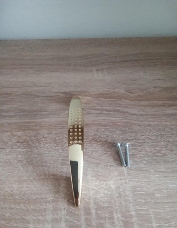uchytky-k-nabytku-big-1