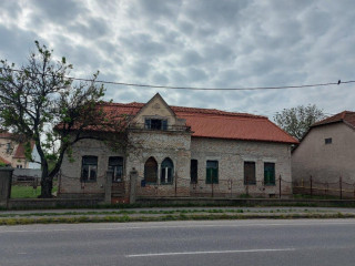 predam-v-sturove-rodinny-dom-s-velkym-pozemkom