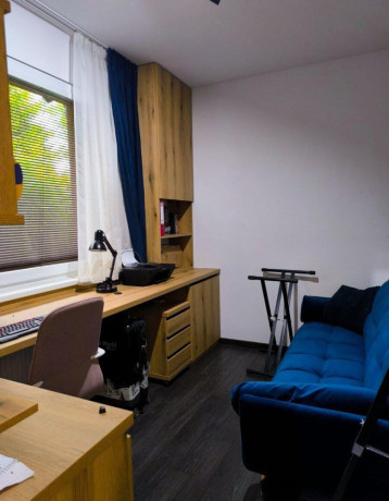 rodinny-dom-s-bazenom-10-min-od-levic-big-1