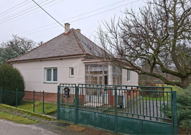 rodinny-3-izbovy-dom-v-obci-krtovce-s-18-arovym-pozemkom-big-2